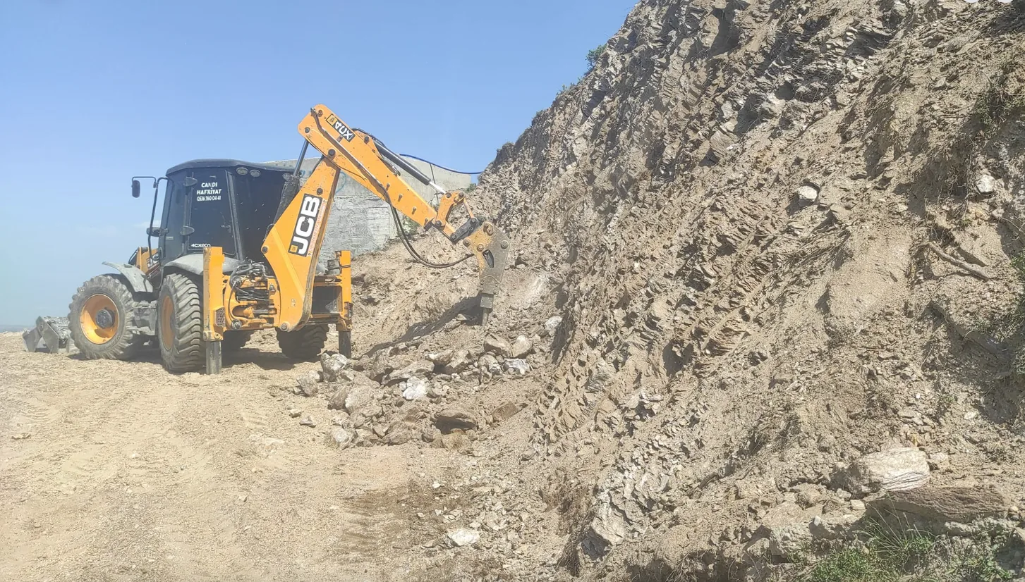 Denizli hafriyat ve temel kazısı yapan JCB kepçe